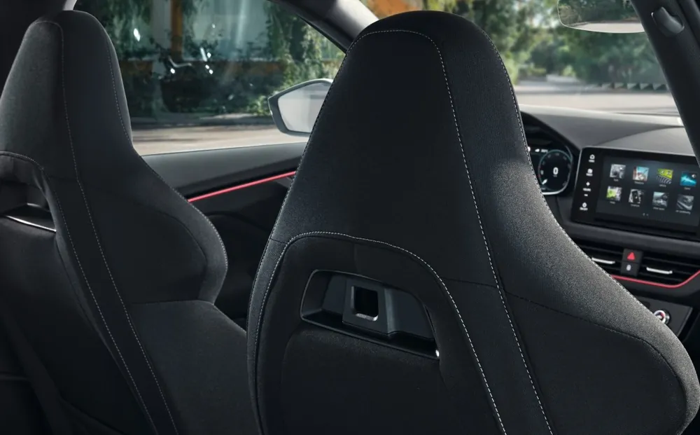 Nejlepší Cena Škoda Scala 2019+ - Smart adaptér do hlavové opěrky sportovních sedaček