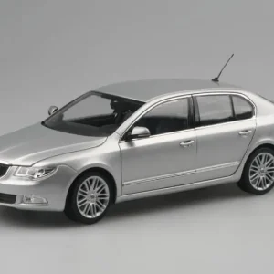 Super Cena Model 1 72 Škoda Superb II Limousine BRILLIANT SILVER - A7W