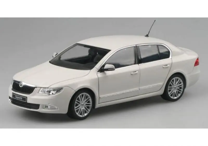 Cenový Hit Model 1 72 Škoda Superb II Limousine CANDY WHITE F9R