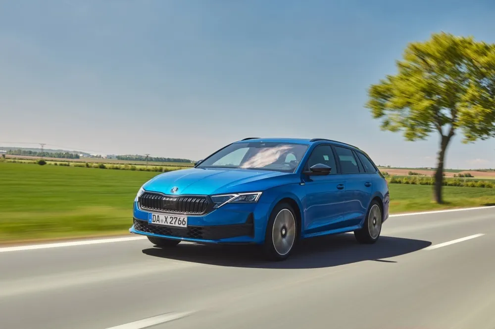 Super Cena Škoda Octavia IV facelift - přední podspoiler SPORTLINE lakovaný v barvě F9R