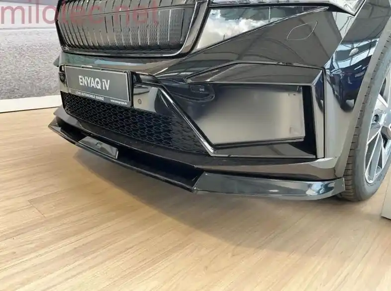 Časově Omezené Škoda Enyaq Coupé 2023- - Přední spoiler černý lesklý klavírlak