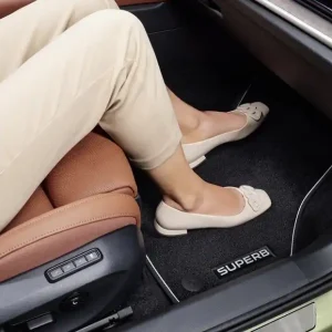 Sezónní Sleva Škoda Superb IV - Textilní koberce Exclusive LHD