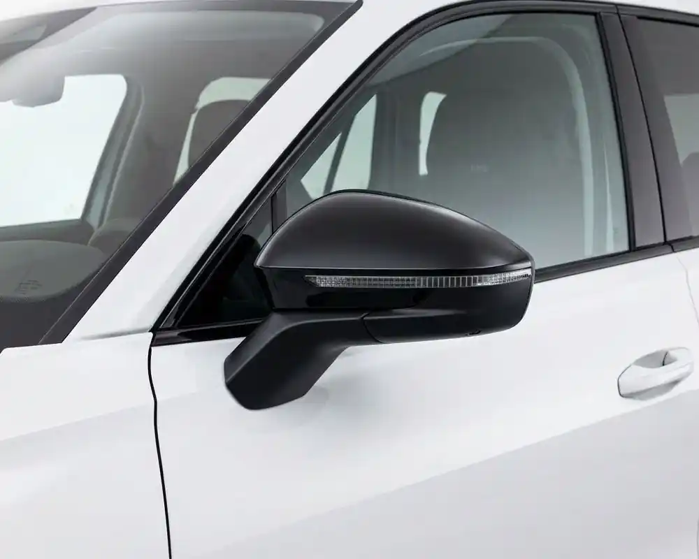 Černé kryty zpětných zrcátek Škoda Kodiaq 2 (od roku 2024>) bez Side View Assist originál Víkendová Akce