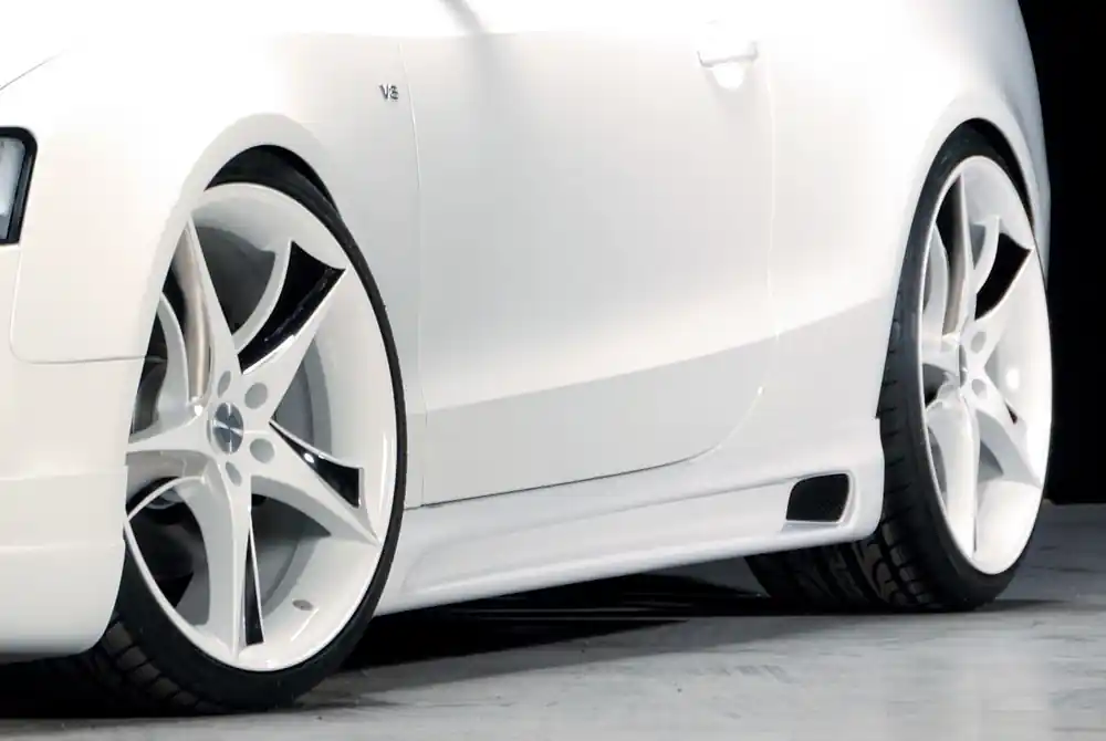 Rieger boční práh mont. strana pravá pro Audi A5 B8, B81 kabriolet, kupé vč. faceliftu, r.v. 06/07-07/11, 10/11-06/16, plast ABS bez povrchové úpravy, s prolisem a výřezem Vrácení Zdarma