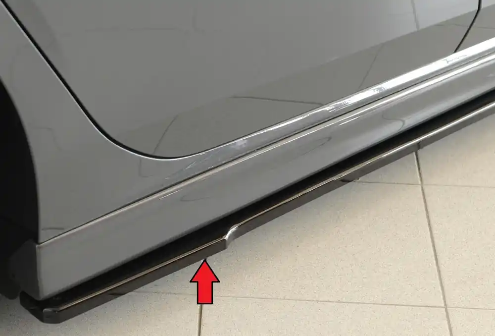 Rieger spoiler pod boční práh mont. strana pravá pro Volkswagen Golf 7 3-dvéř., 02/17-, plast ABS lakovaný do černé lesklé barvy Hit Sezóny