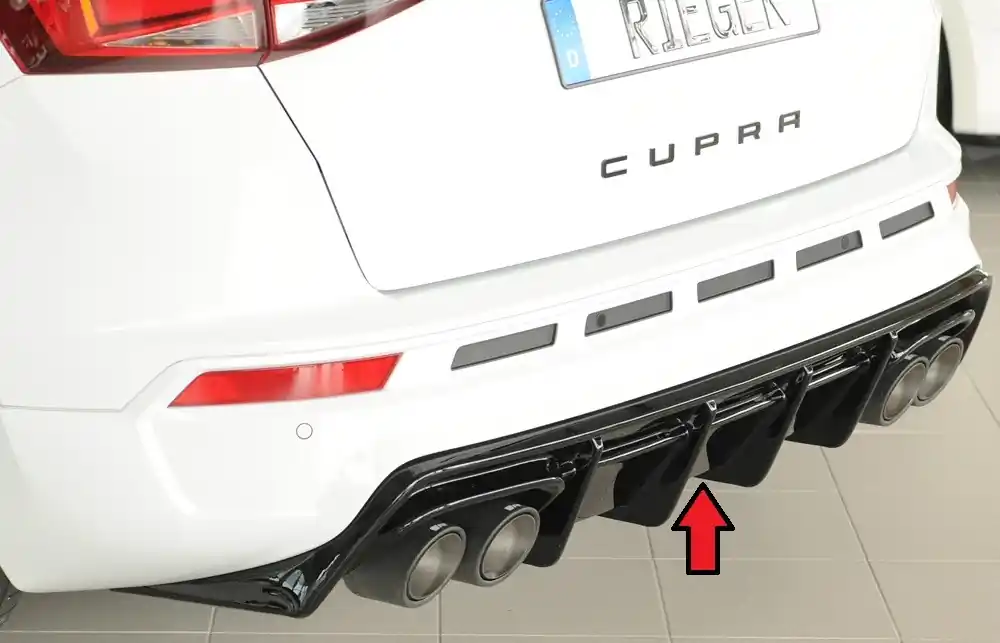 Rieger vložka zadního nárazníku (pro vozy s tažným zařízením) pro Seat Ateca Cupra 5FP, plast ABS lakovaný do černé lesklé barvy Rychlé Dodání