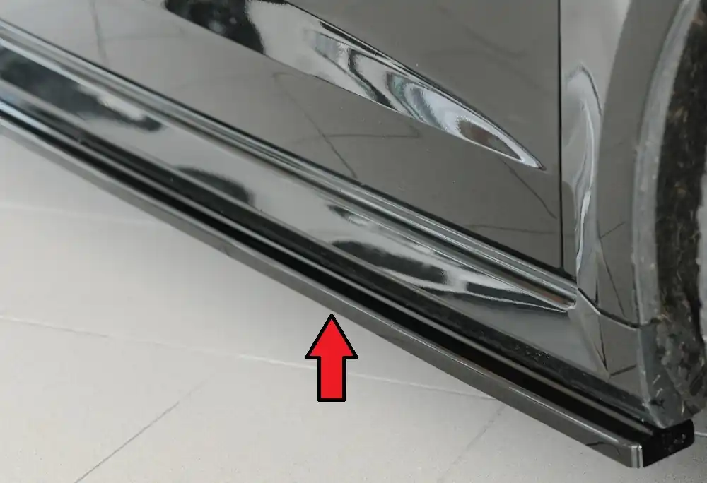 Rieger spoiler pod boční práh mont. strana pravá pro Audi RS3 8V 5-dvéř. (sportback 8VA / 8VF), 02/17-, plast ABS lakovaný do černé lesklé barvy Výprodej