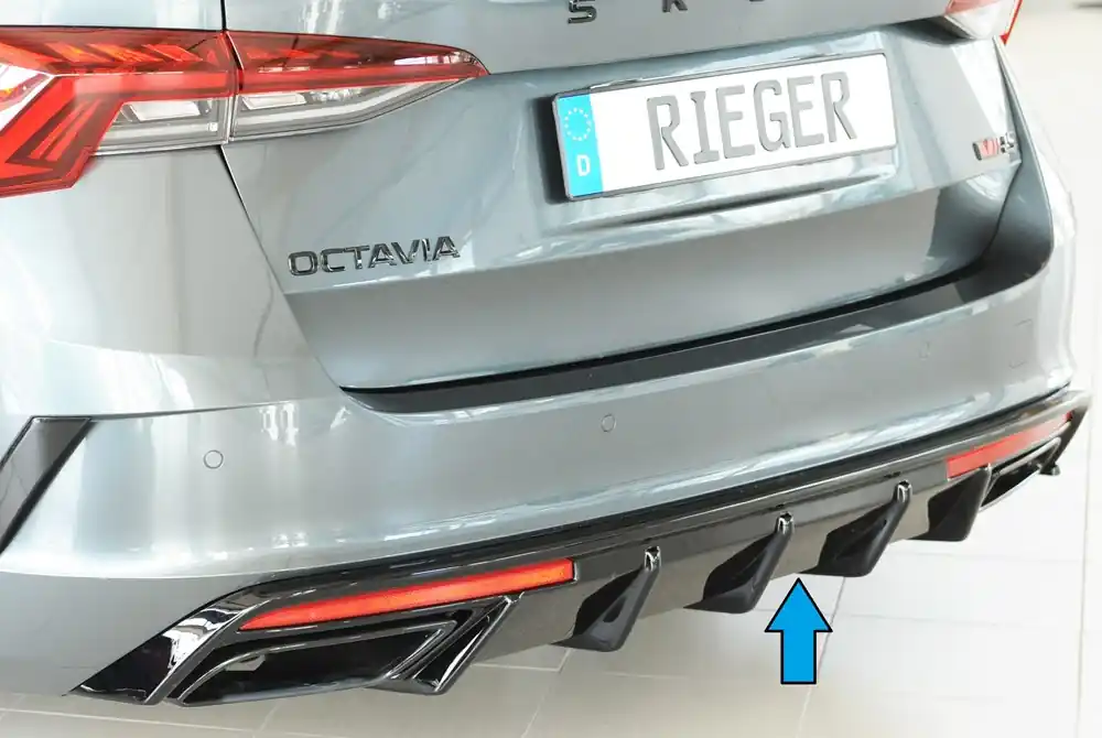 Rychlé Dodání Rieger vložka zadního nárazníku pro Škoda Octavia RS NX combi, plast ABS lakovaný do černé lesklé barvy