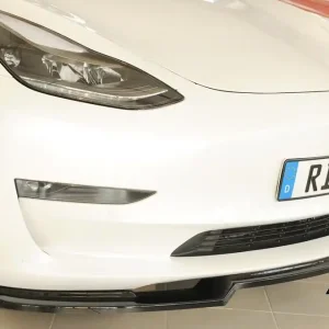 Objednat Nyní Rieger lipa pod přední nárazník pro Tesla Model 3 003, 06/18-, plast ABS lakovaný do černé lesklé barvy