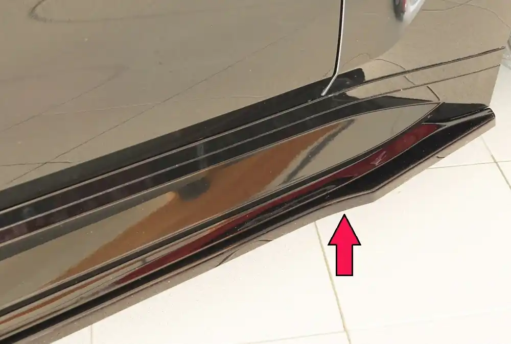 Rieger spoiler pod boční práh mont. strana pravá pro BMW řada 4 G83 M4 kabriolet, 06/21-, plast ABS lakovaný do černé lesklé barvy Autentický
