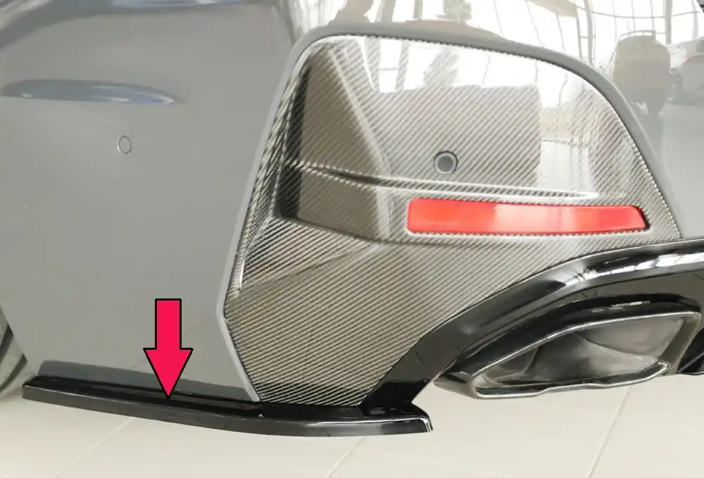 Rieger spoiler pod zadní nárazník na levé straně pro BMW i4 G26 G4C gran coupe (5-dvéř.) r.v. 11/21-, plast ABS lakovaný do černé lesklé barvy Finální Výprodej