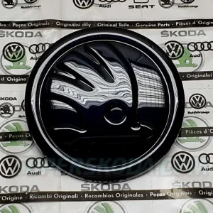 Akční Nabídka Škoda Superb III - logo na kapotu nebo kufr BLACK MAGIC (F9R)