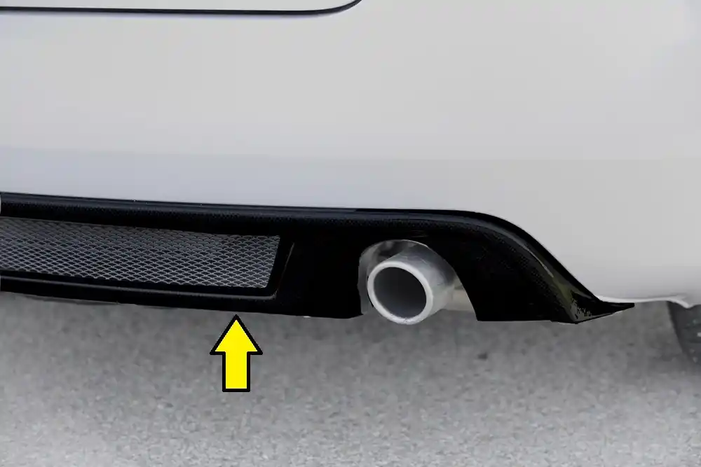 Rieger vložka zadního nárazníku (GBL-55268) pro Audi A4 8H kabriolet, plast ABS lakovaný do černé lesklé barvy Hit Sezóny