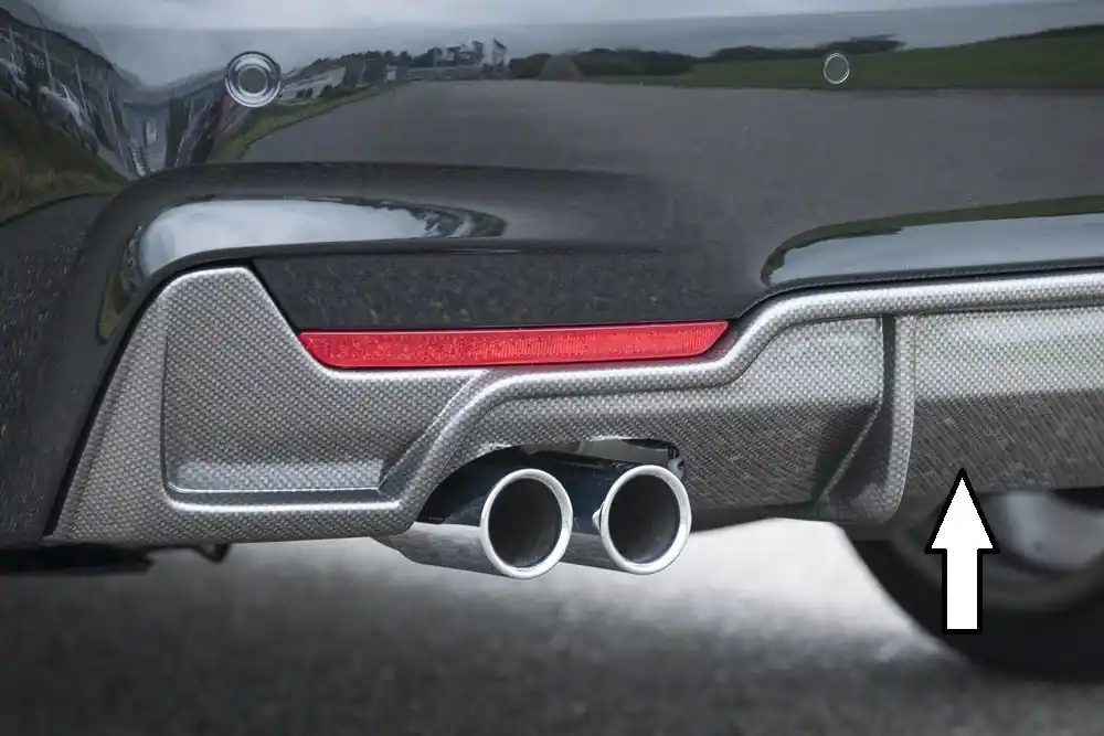 Rieger vložka zadního nárazníku pro BMW řada 4 F32, F33, F36 coupe (3-dvéř.), gran coupe (5-dvéř.), kabriolet vč. faceliftu, plast ABS s povrchovou úpravou Carbon-Look, pro orig. dvojitou koncovku vlevo Aktuální