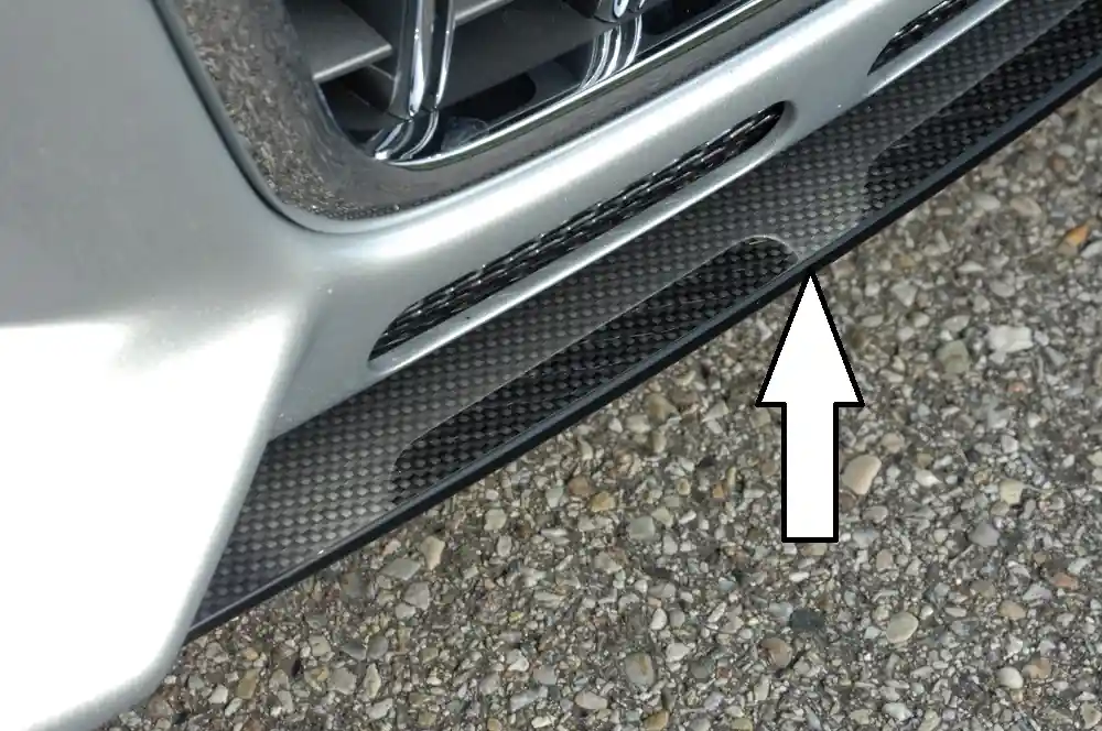 Cenová Bomba Rieger lipa pod přední nárazník Rieger pro Audi A3 8P 3-dvéř., 5-dvéř. před faceliftem, -05/05, plast ABS s povrchovou úpravou Carbon-Look