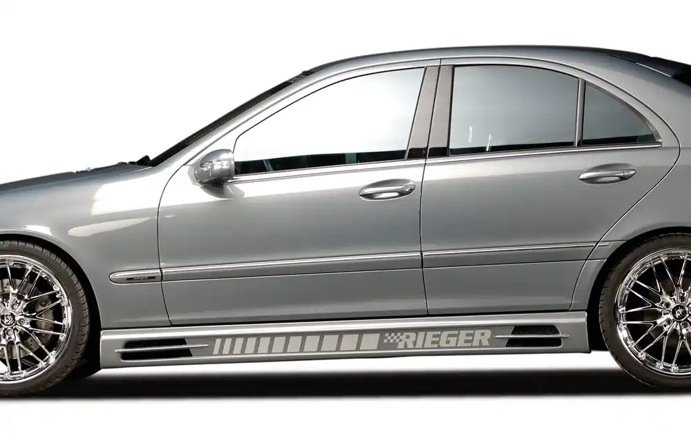 Sleva Rieger boční práh mont. strana pravá pro Mercedes třída C W203 sedan, sportcoupe, t-model, r.v. 05/00-, plast ABS bez povrchové úpravy, s prolisem, s prolisem a dvěma výřezy