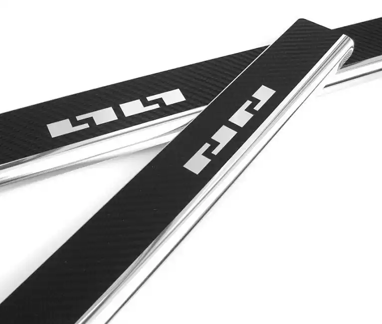 Vrácení Zdarma Nerezové prahové lišty Seat Toledo IV (2012 - 2019) s karbonovou folií - Alu Frost