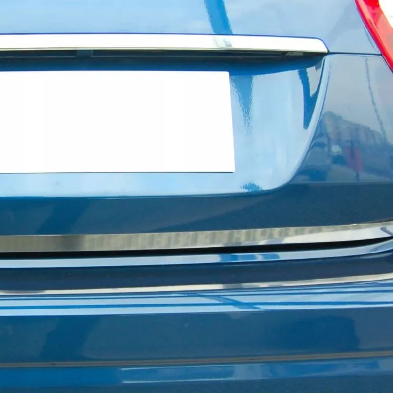 Aktuální Nerezová lišta na hranu kufru Škoda Octavia I Liftback (1996 - 2010) - lesklá - Alu frost